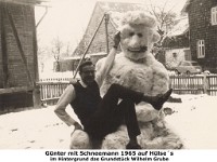 b71 - Guenter Huelse mit Schneemann 1965